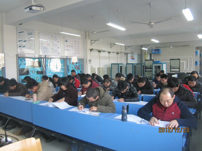 2012��12�º�������¥�����ʦ�ʸ���֤