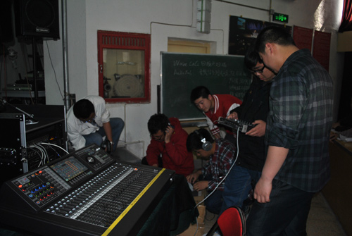 ����ʦ��ѵ�ֳ�